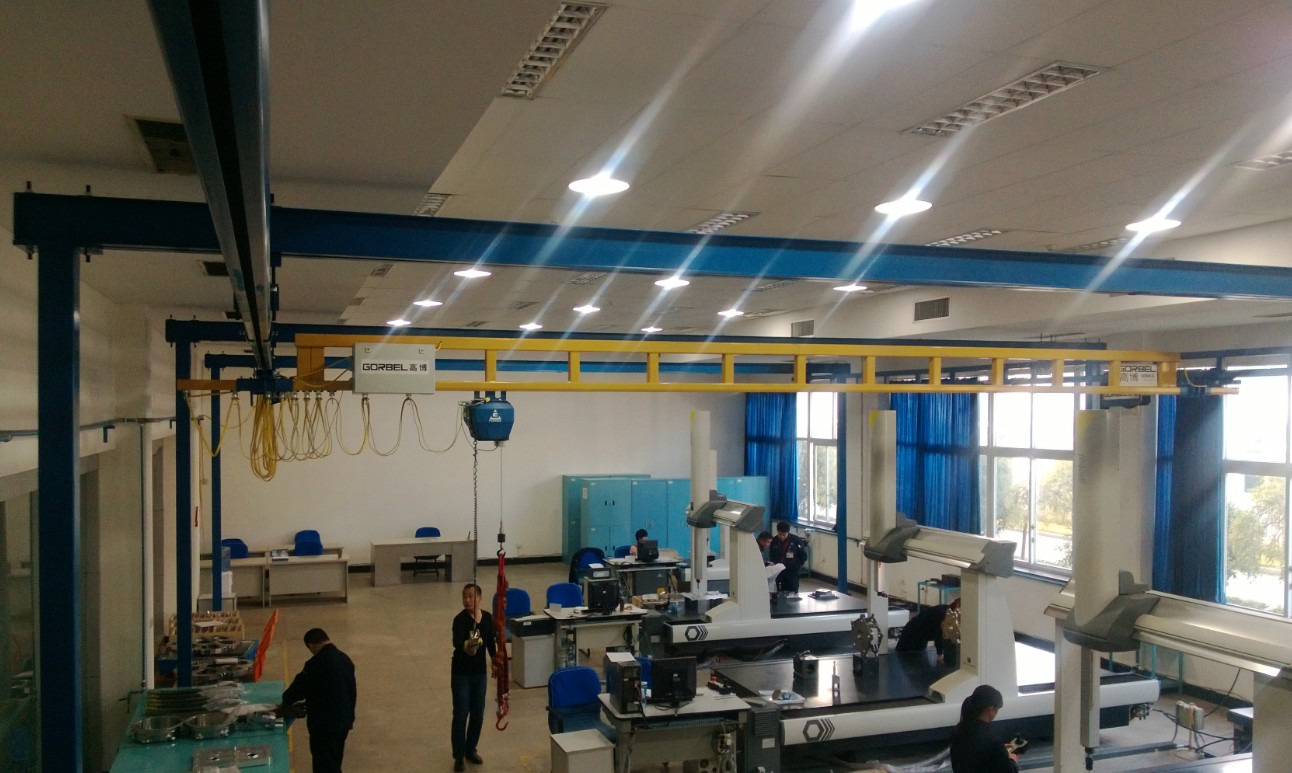 双畅电动葫芦用来测量飞机工件